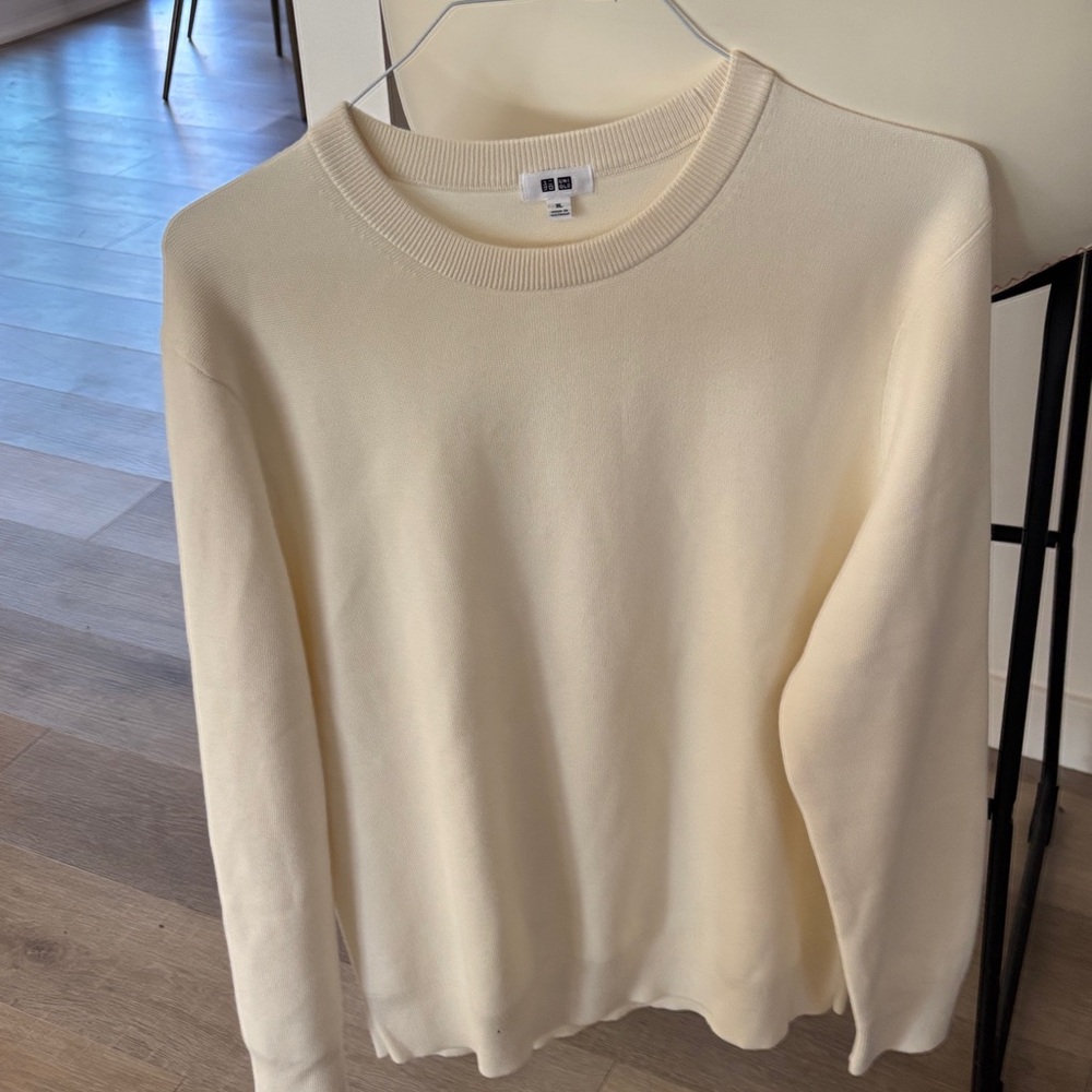 Uniqlo Men's Cream Crewneck Sweater